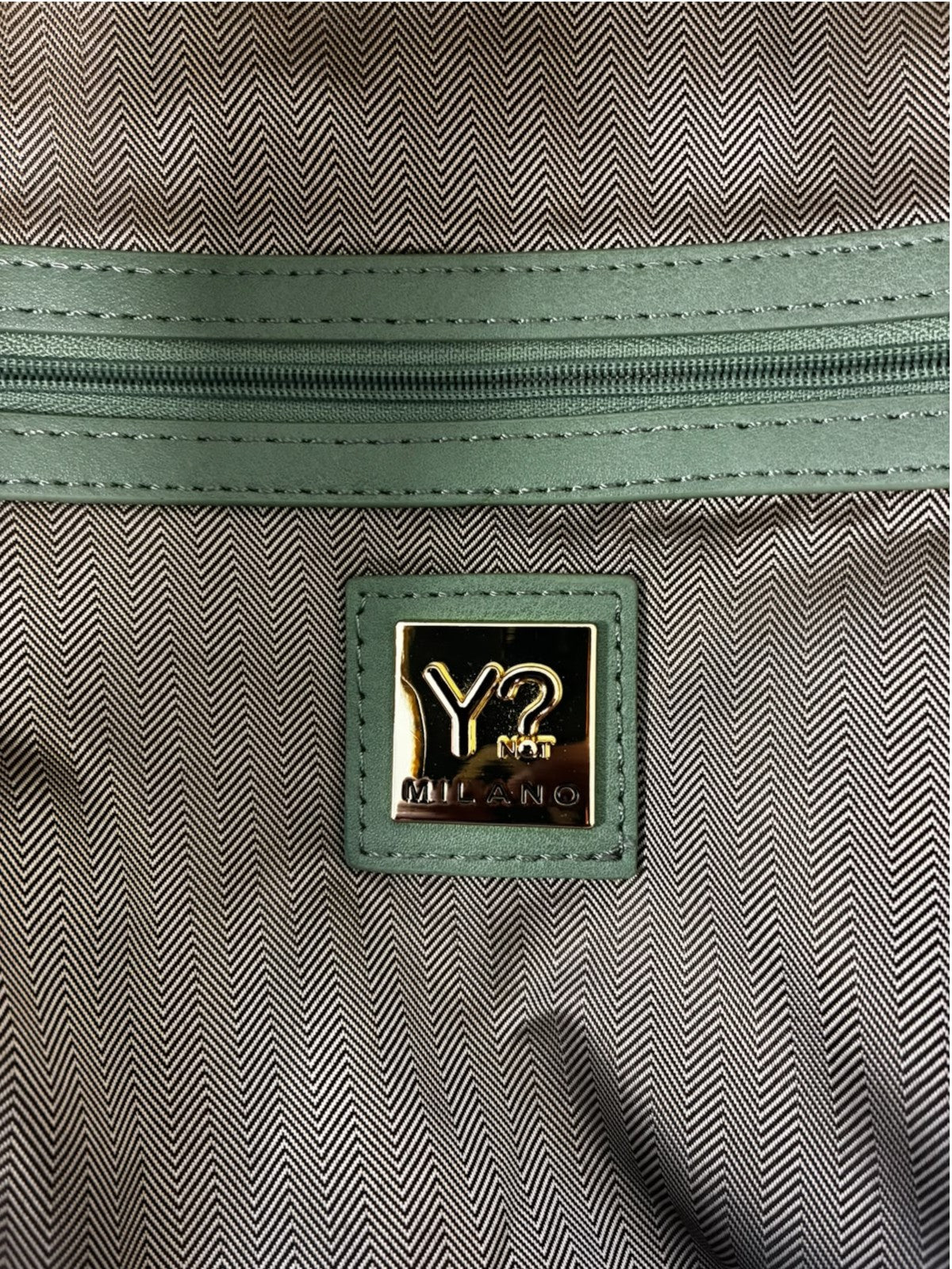 YNot? Milano – Zaino Donna Verde Salvia con Dettagli Oro #3